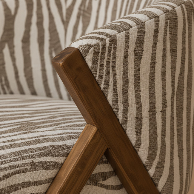 Malou - Fauteuil en tissu et bois imprimé zèbre