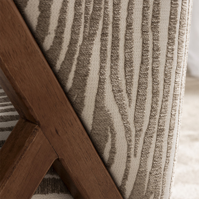 Malou - Fauteuil en tissu et bois imprimé zèbre